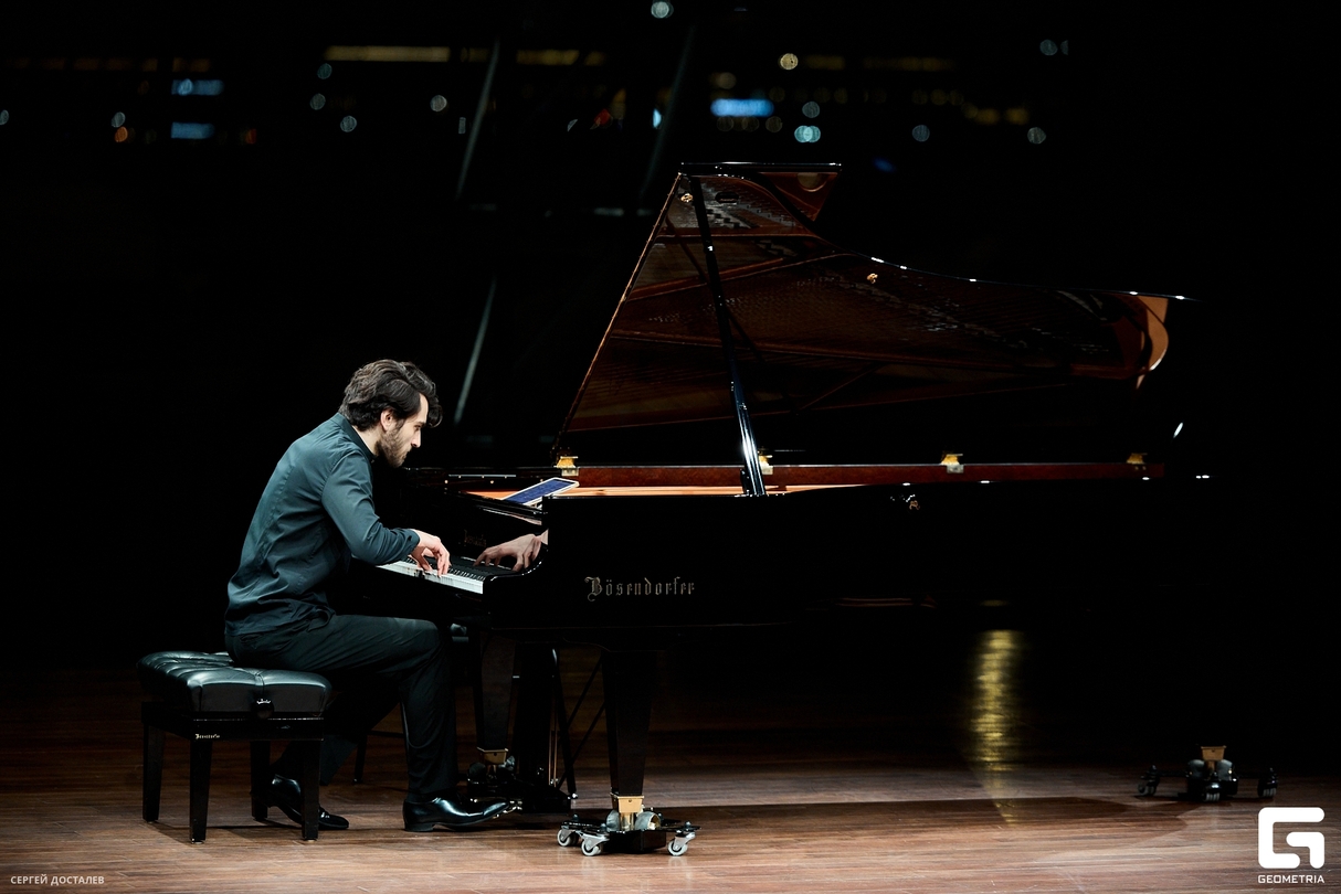Pianissimo: Абисал Гергиев 28