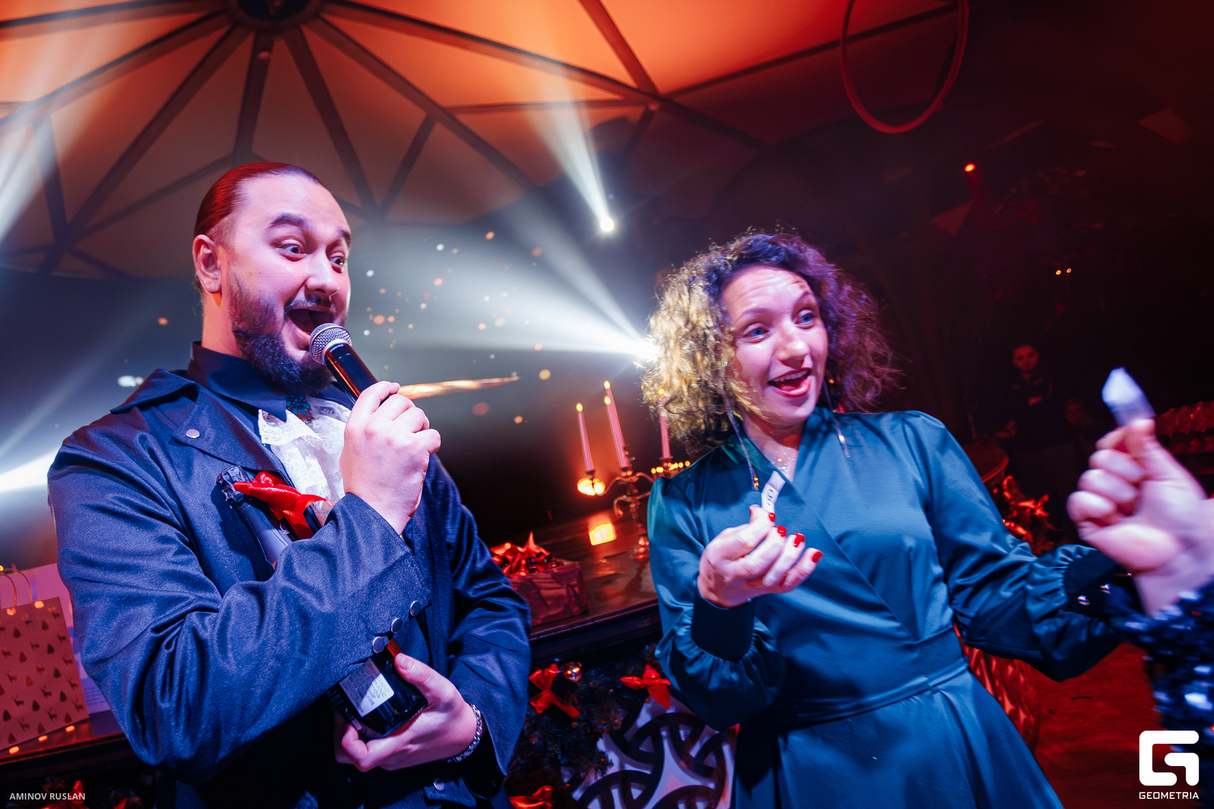 Новогодняя шоу-программа MAGIC TIME в PTIZZA BAR 23