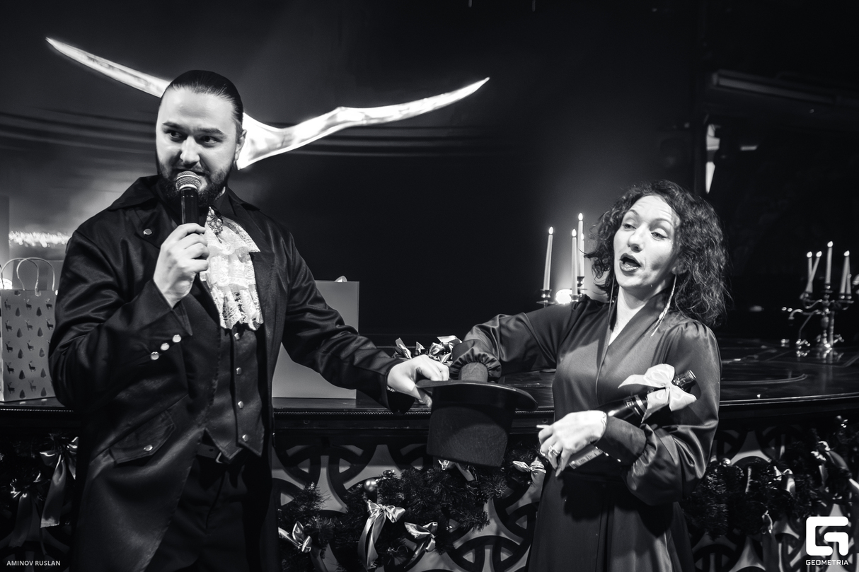 Новогодняя шоу-программа MAGIC TIME в PTIZZA BAR 19