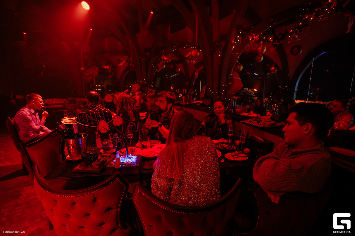 Новогодняя шоу-программа MAGIC TIME в PTIZZA BAR 7