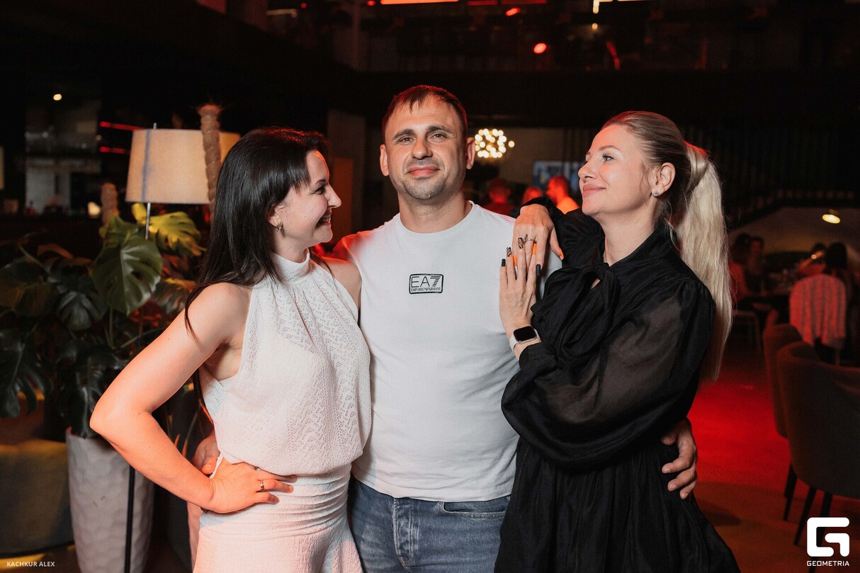 Saturday party 21
