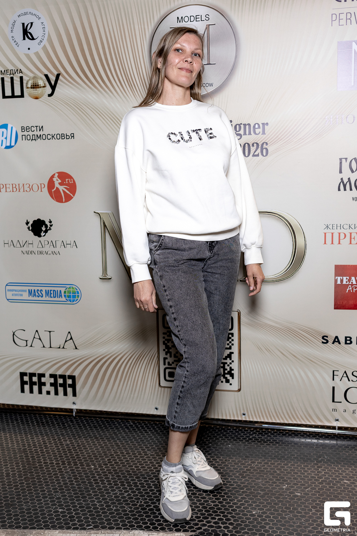 MODEL & DESIGNER 27