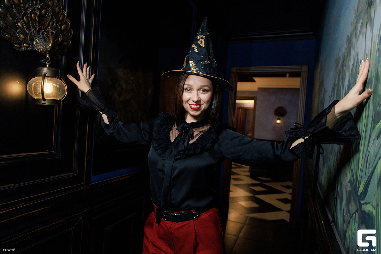 Halloween Party в стиле 2000-х! 16