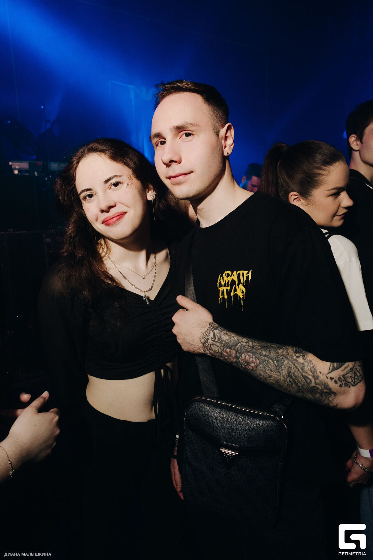 ДЕВИЧНИК 19