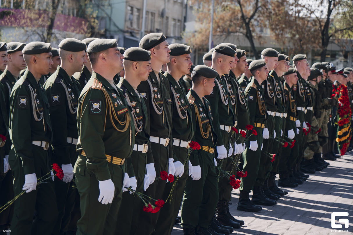 Возложение цветов и венков к мемориалу уральским воинам – интернационалистам «Черный тюльпан» 16