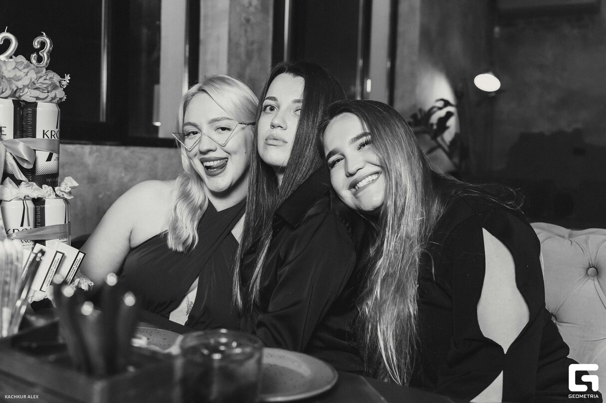 Saturday party 22