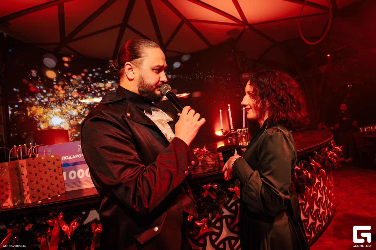 Новогодняя шоу-программа MAGIC TIME в PTIZZA BAR 13