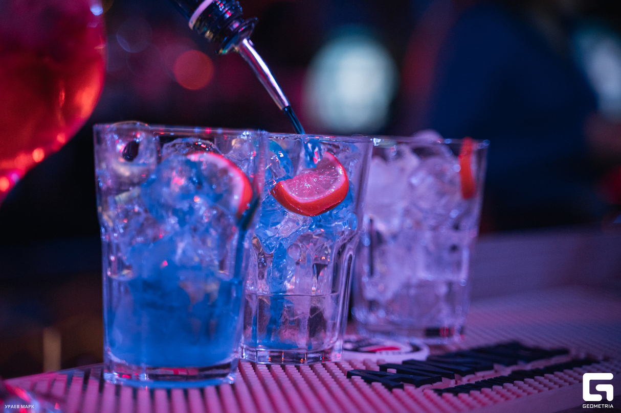 СУББОТА В BESTUZHEV BAR 27