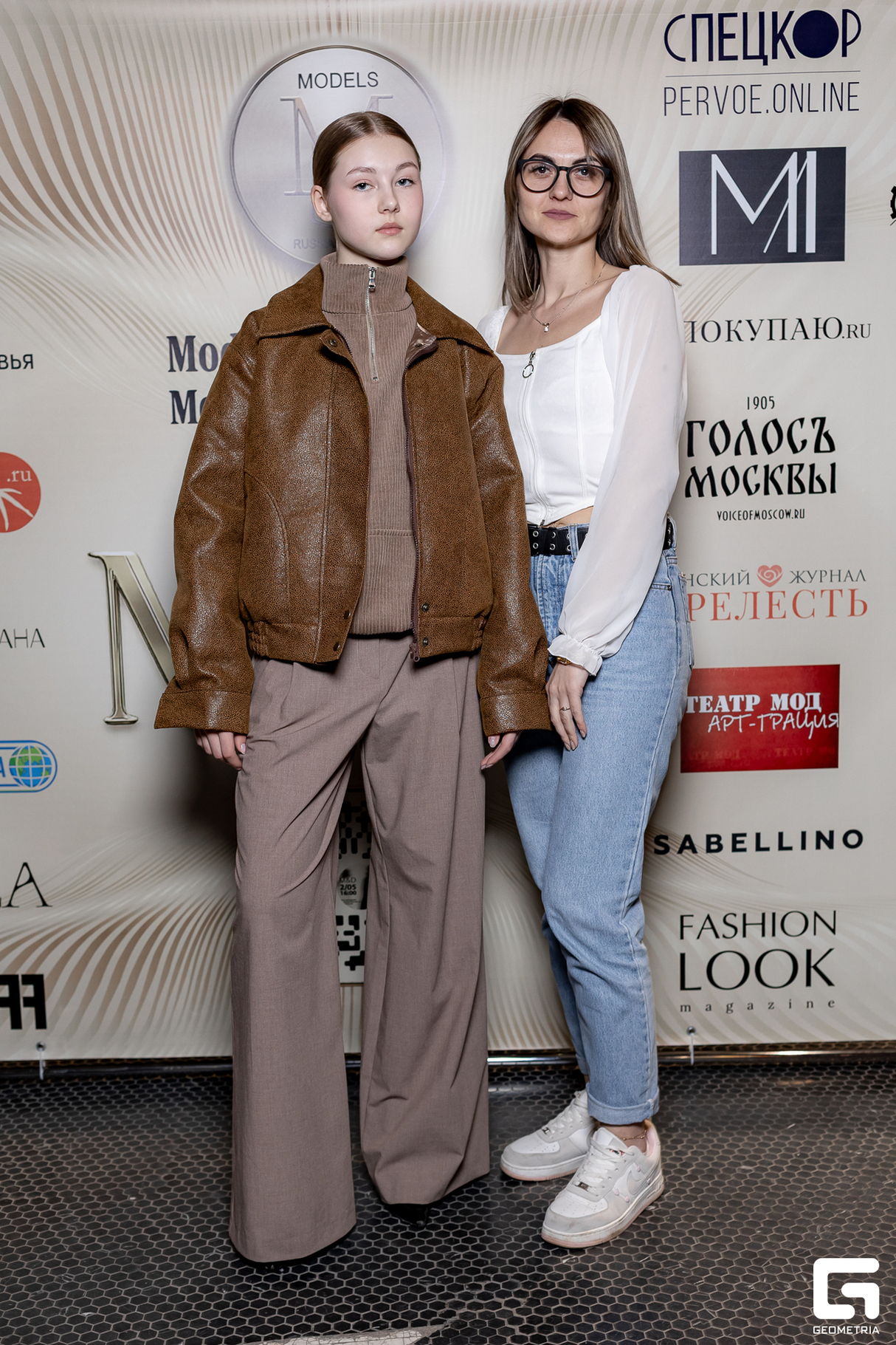 MODEL & DESIGNER 18