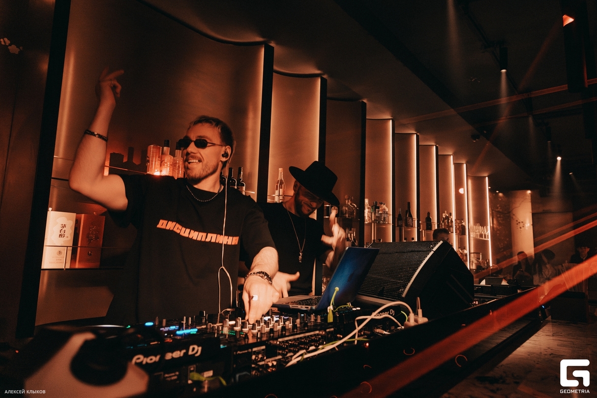 RESIDENTS NIGHT 28