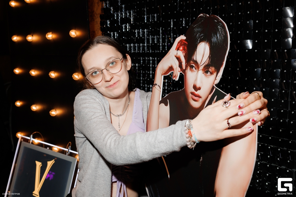 V: AFTER PARTY | 7 WITH U 22