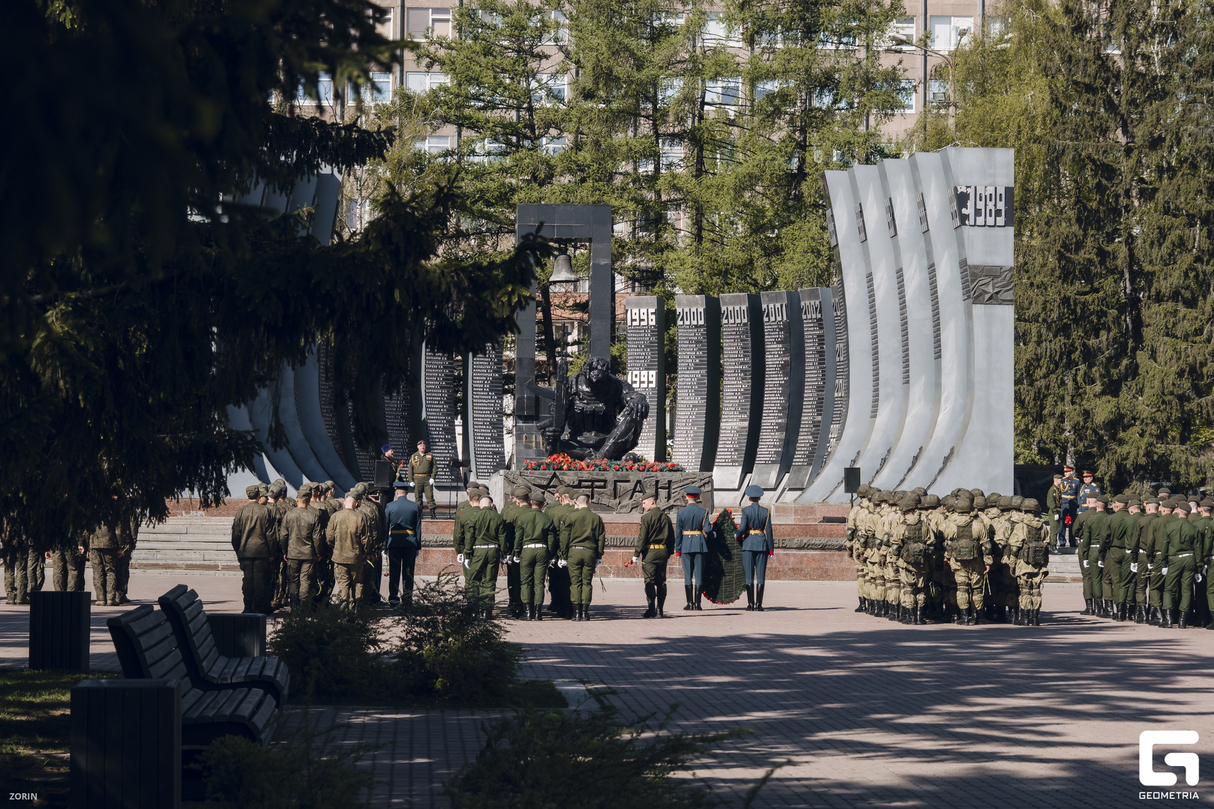 Возложение цветов и венков к мемориалу уральским воинам – интернационалистам «Черный тюльпан» 10
