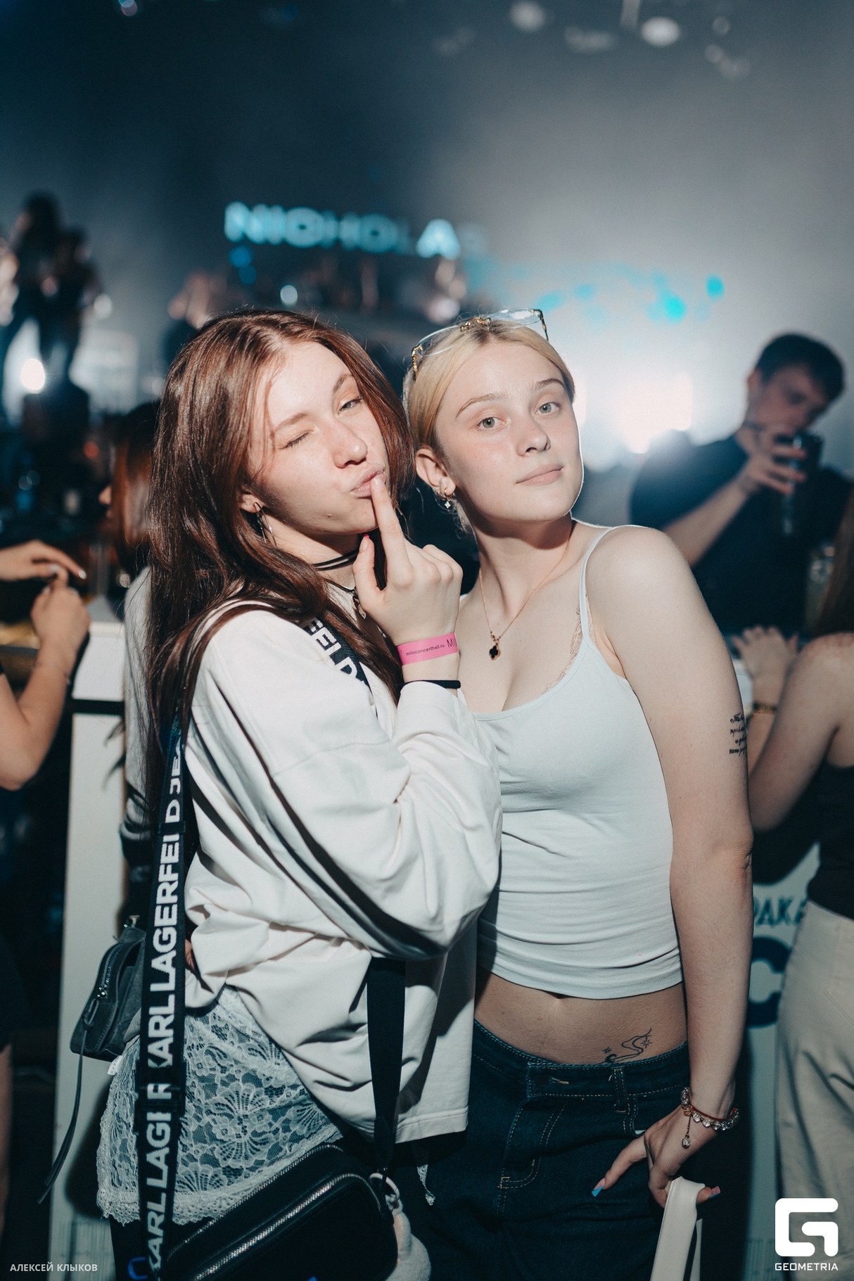 ДЕВИЧНИК 9