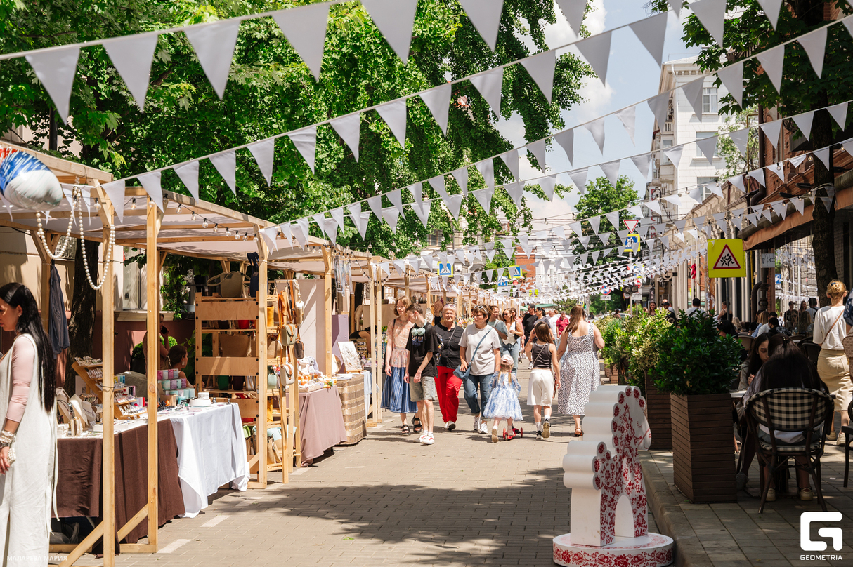 День России Ярмарка на Чапаева 8